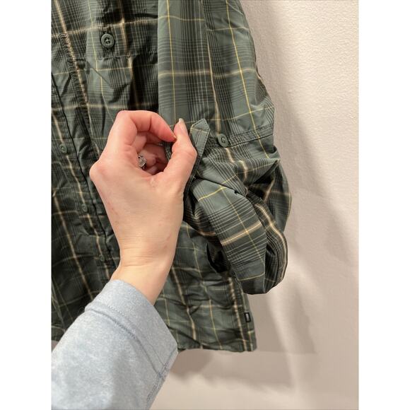 REI Men's Hiking Vented Long Sleeve Buttoned Shirt - Picture 4 of 6